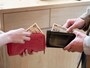 「何もかも平等教育」により”デートは割り勘”が当然に（画像出典：PIXTA）