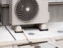 室外機の排水ホースか