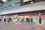 羽田空港の自動チェックイン機