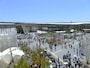 大阪・関西万博の会場。後ろに見えるのは会場を一周する「大屋根リング」