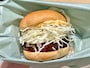 今年の月見はタマゴ尽くし！ 目玉焼き風オムレツとタマゴ感あふれるタルタルがたっぷりと入っています