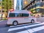 路上で具合が悪くなり「救急車を呼んで」と夫に頼んだのだが……（画像：PIXTA）