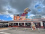 米津玄師のMVでも登場した「A&W 牧港店」は遊具もある大型店舗