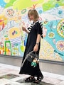 黒のパフスリーブワンピースのポイントにも　出典：WEAR