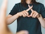 彼氏に塩対応し続ける理由とは（画像：PIXTA）