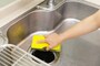 一人暮らしが帰省・旅行で長期間家を空けるときの注意点：カビや害虫は水気があるところを好みます。キッチンやバスルームなどは、しっかりと掃除をしてから出かけましょう