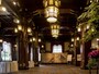 1927年、ホテルニューグランドとして開業したときに誕生した宴会場「フェニックスルーム」。フェニックス＝不死鳥を意味し、ホテルのシンボルマークにもなっています。昭和初期の姿のまま、次世代へと受け継がれます（2016年10月3日撮影）