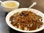 中華風な味わいがクセになる「牛バラカレーご飯（900円）」（2016年6月18日撮影）