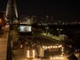 会場イメージ。芝生エリアに座り、思い思いのスタイルで映画を鑑賞しては（画像提供：横浜赤レンガ倉庫）