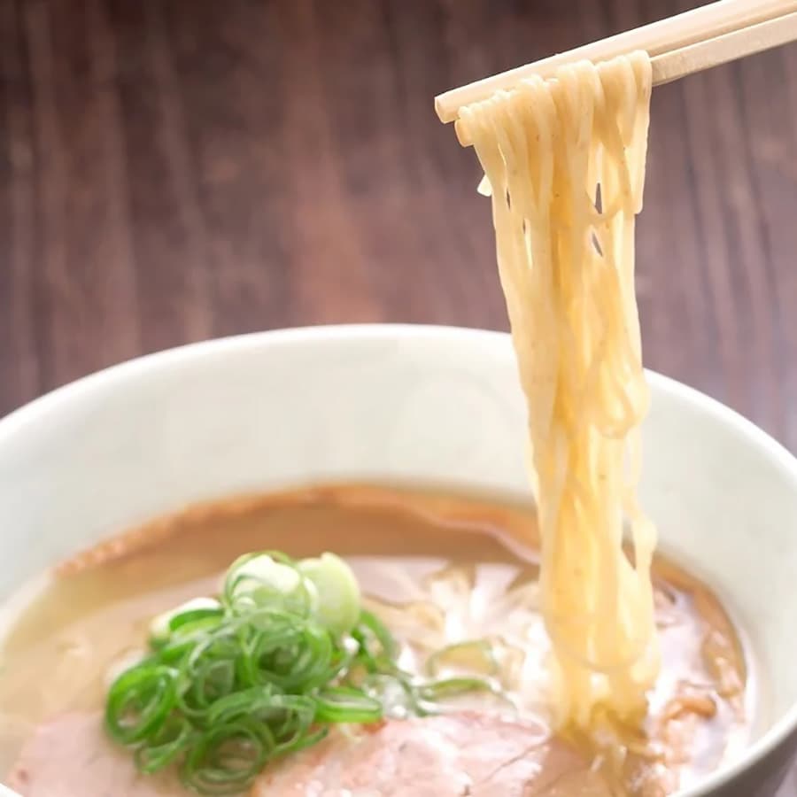 佐賀県産国産小麦「ニシノカオリ」 を配合した中細ストレート麺