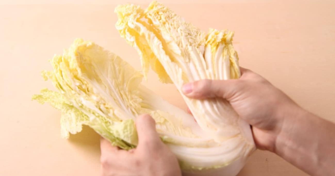 【衝撃】白菜は内側から使った方が長持ちする？ 今すぐ使えるお役立ち情報に「ためになる」「知らなかった！」と絶賛の声