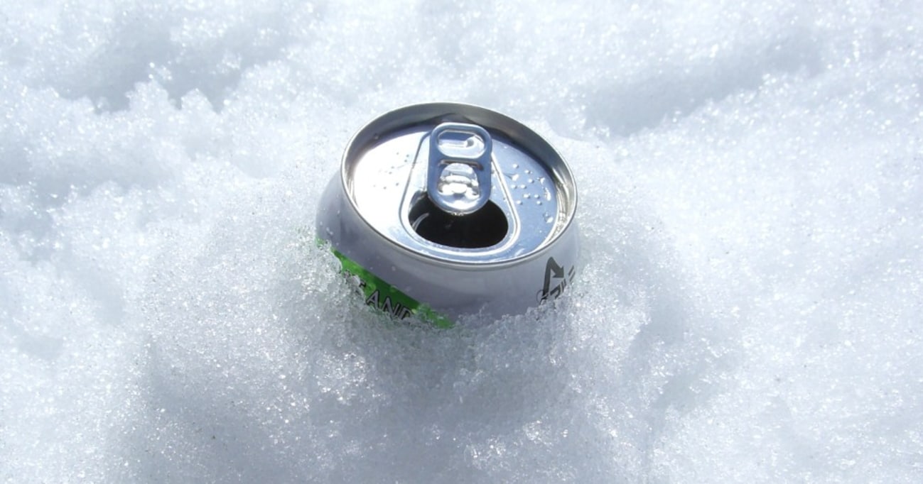 「西の人は冬になると缶ビールを持って…」雪国の学生寮あるあるがまるであの生き物のようだとざわつく