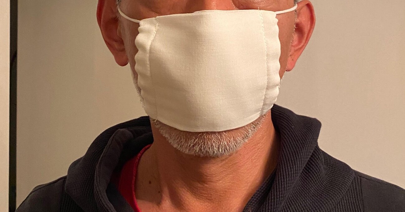「アベノマスク」が、ちまたで"小顔測定器"化しはじめている件について