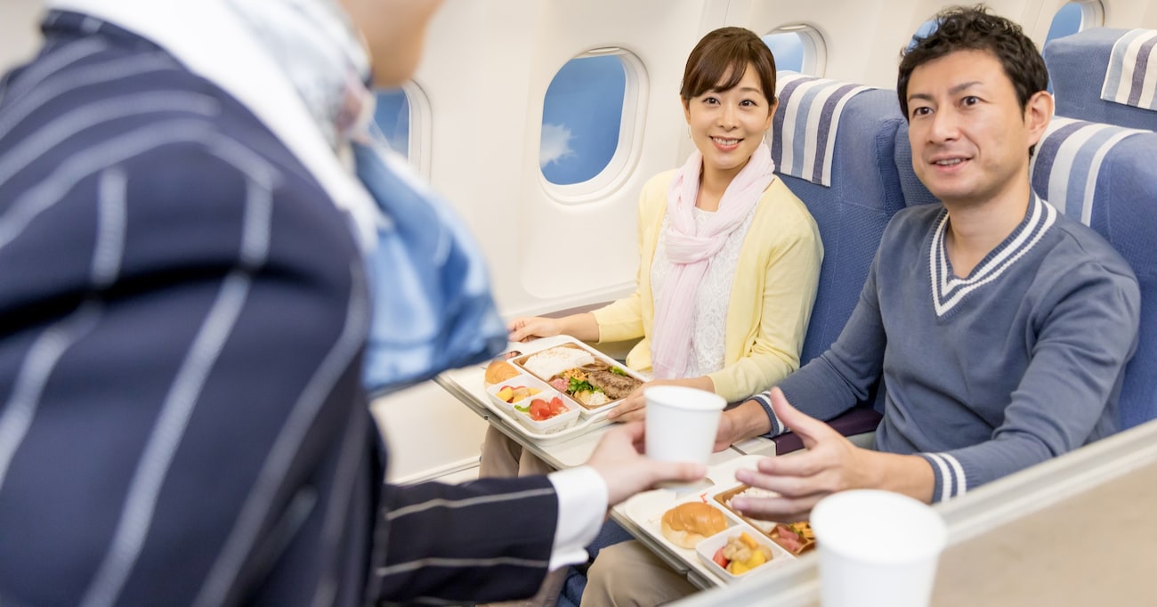 コレは絶対に食べてみたい！　コロナ禍で海外旅行ができない今、「おうちで機内食を」が大人気!?