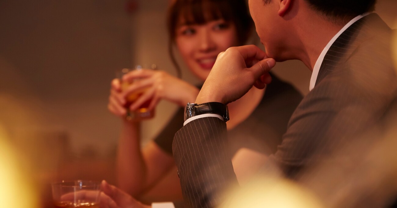 相次ぐ国会議員による「接待を伴う飲食店」での深夜滞在スクープの一因は「食事→お店」という「同伴」のシステムにアリ!?