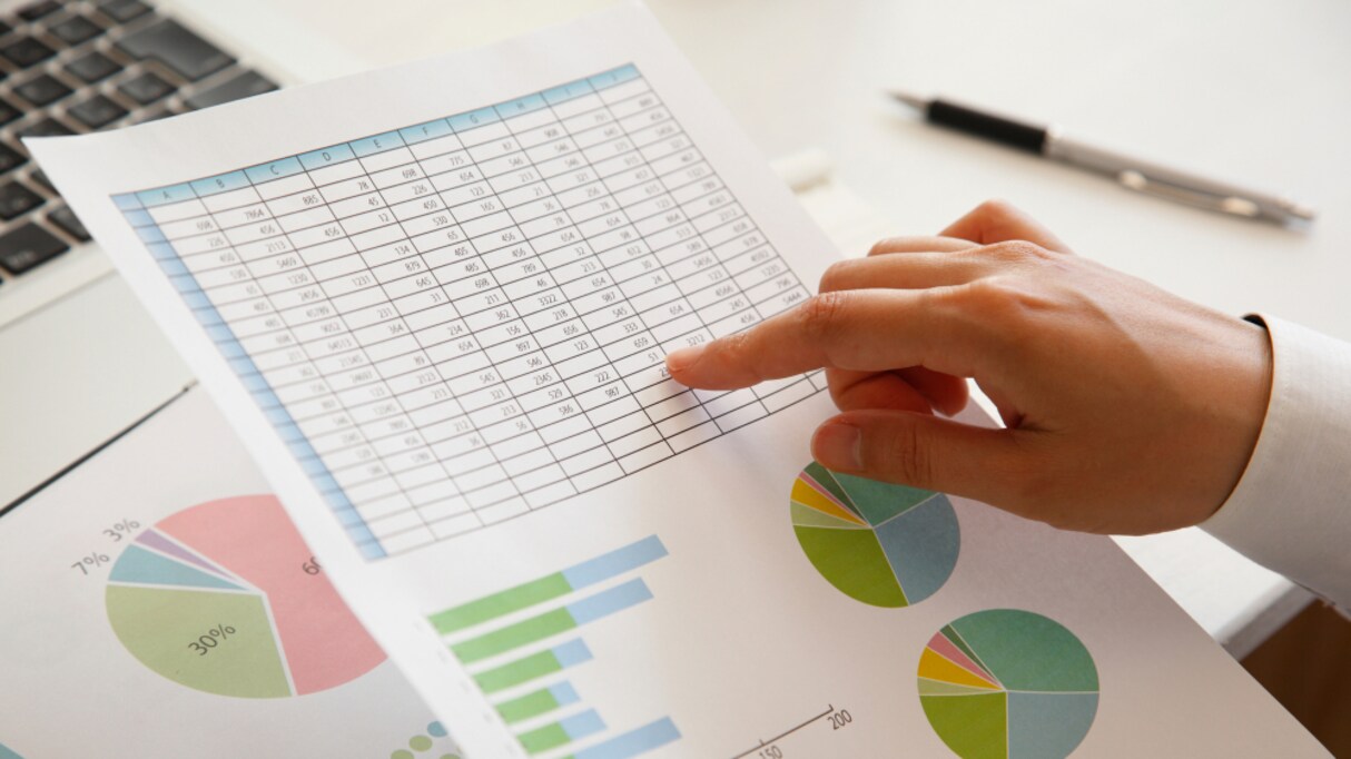 「50代社員がExcelで作った"折れ線グラフ"がね…」と話しかけてくる同期 まさかの出来事に震えが止まらない