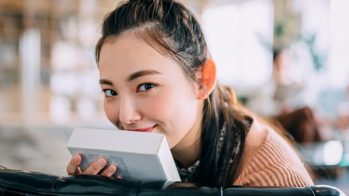 【あるある】出先に持って行った本を、カバンから一度も出さずに終えてしまう現象を何という？