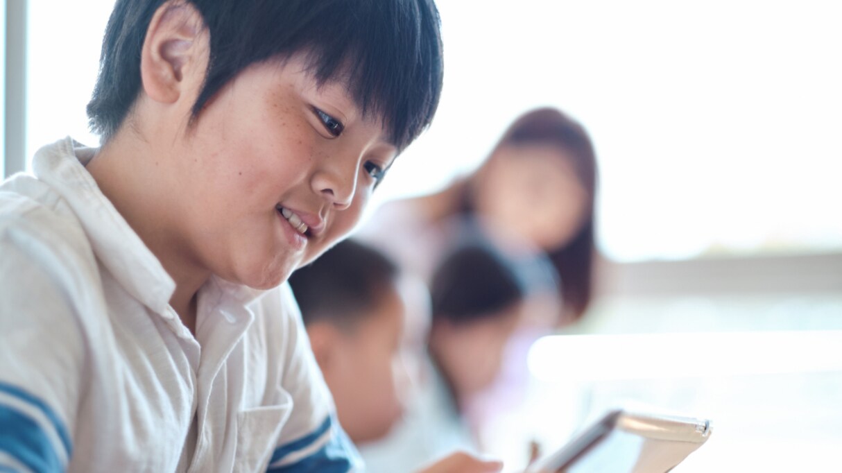 「担当者のITリテラシーが…」小学校でのタブレット配布に対して批判が殺到