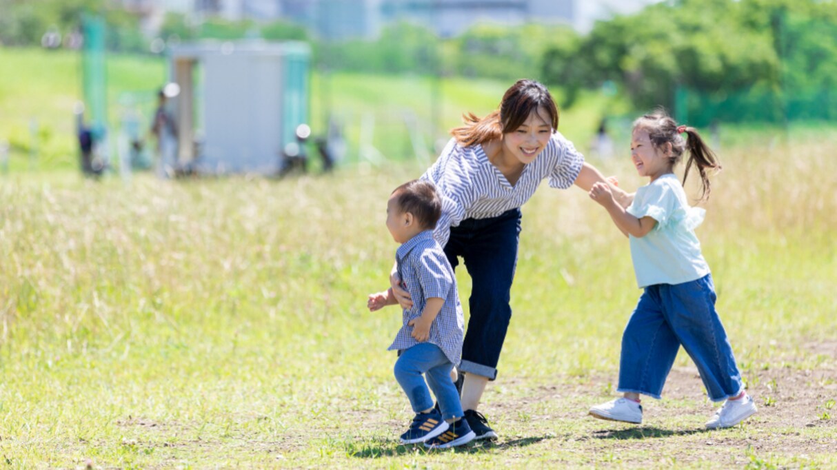 河川敷で甥姪と遊ぶ妻の様子を見に行った男性…その後妻がツイートした内容に爆笑