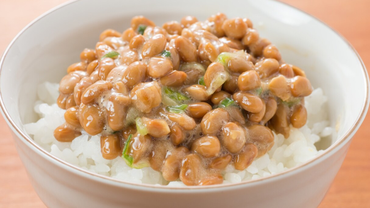 言われてみれば納得な発想が話題に！「納豆＋醤油」の組み合わせで食べるご飯って…