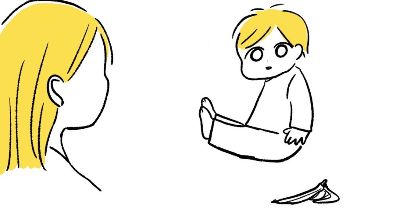 家の中を走り回る息子 本を踏んで転びそうになり、デジャブを感じていると…「以前との違い」に思わず笑ってしまう