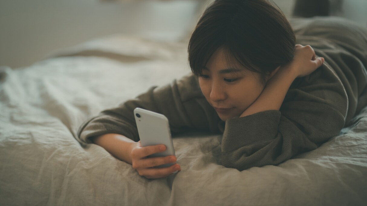 【秀逸】「スマホは大人の○○」大人のスマホ依存を的確に表した例えが話題に