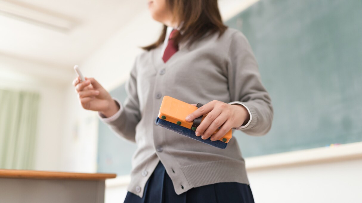 【同情】高校の文化祭で、クラスTシャツのデザインを「100案」考えて提出したら…