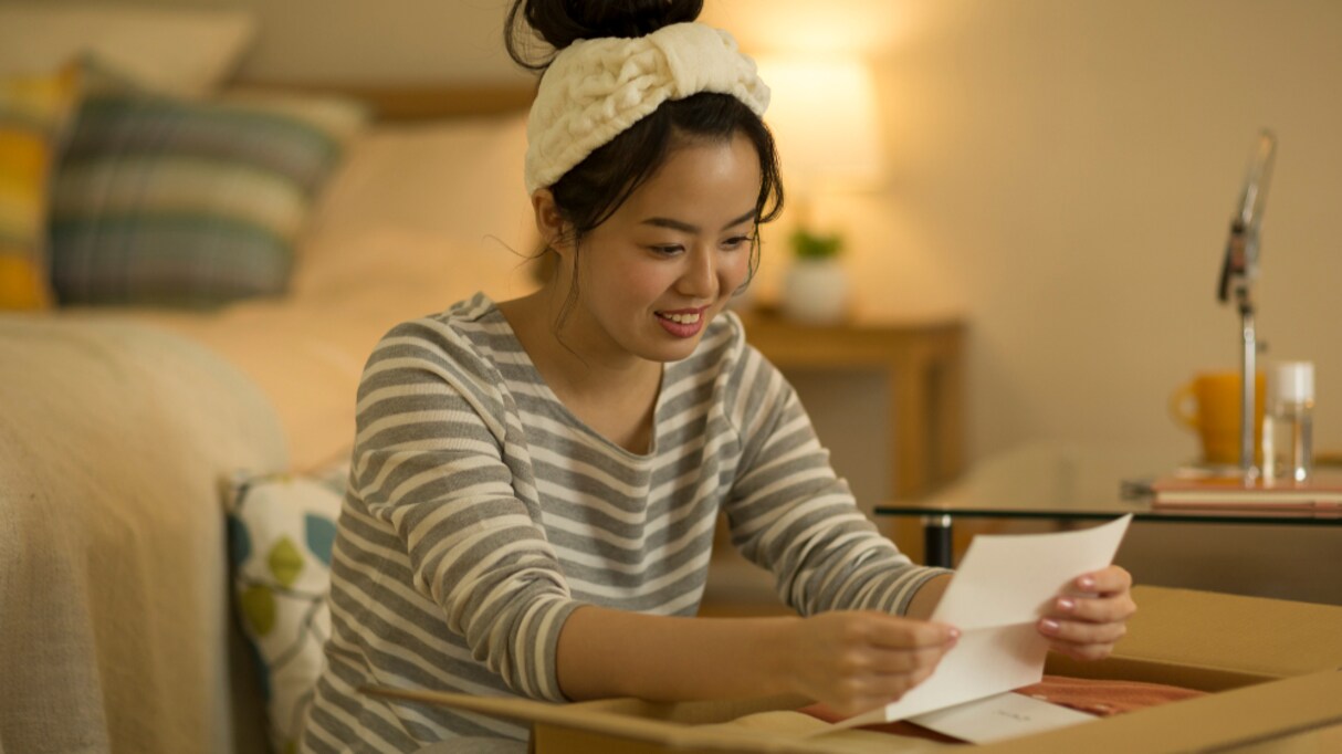 親から誕生日に段ボールが届いた…大量の食材とともに入っていた "あるもの" に思わずキュン