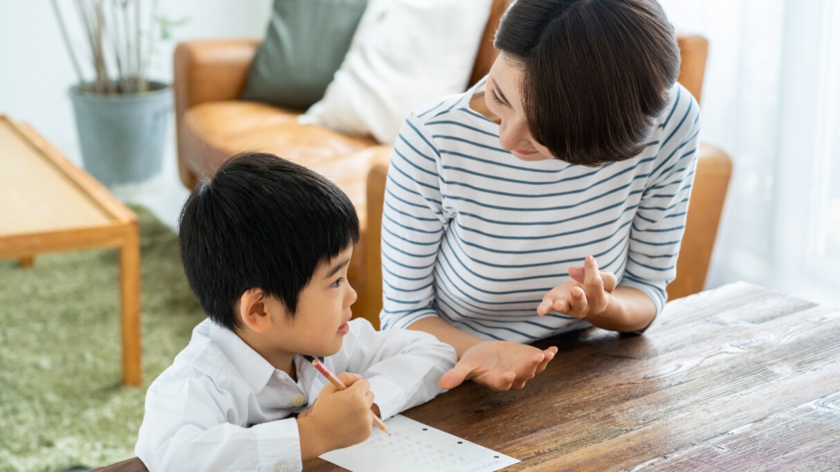 「めんどくせぇ～」と言いながら宿題をする息子、やる気にさせた一言が話題に！