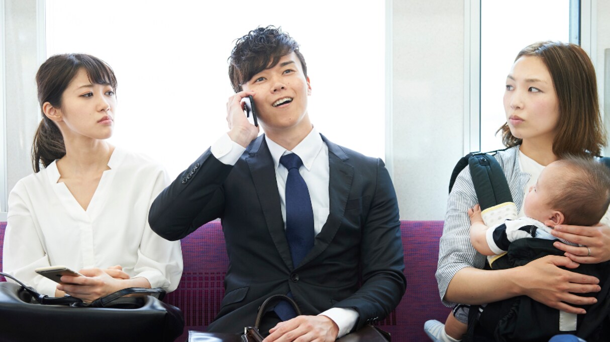 【批判殺到】優先席で大声で電話する男性 降車時にその男性がカメラを持って声をかけてきて…