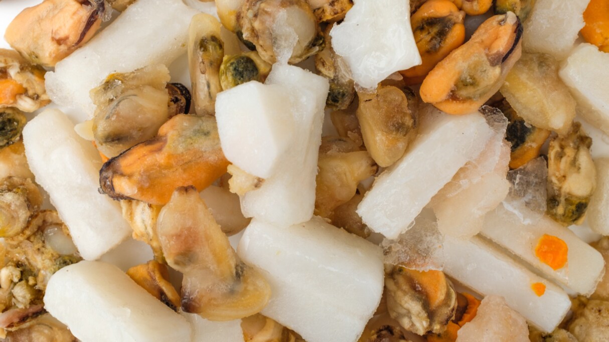 【知っトク】○○で解凍すると縮まない！？冷凍シーフードミックスに関するライフハックが話題に！