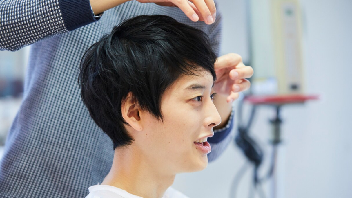 美容院で仕事で帰りが遅いことを話す夫…"妻" の視点に立った返答がステキ