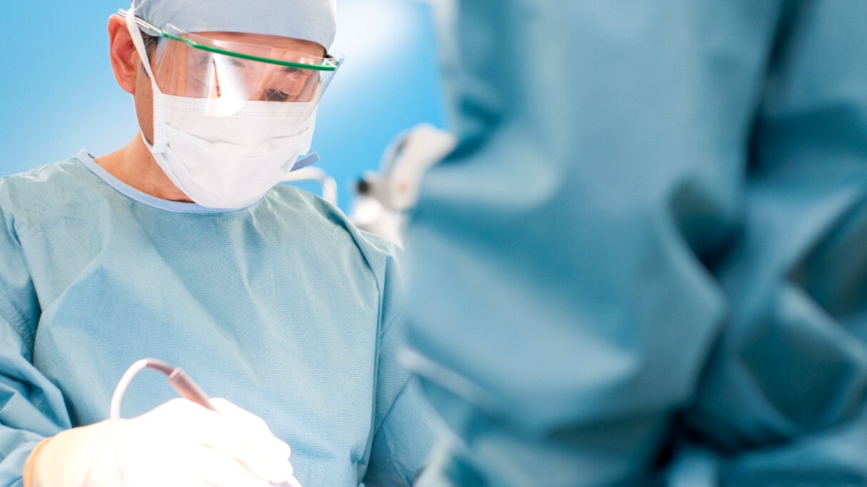 こっちまで恥ずかしくなる！手術中の先輩医師の "言い間違い" が話題に