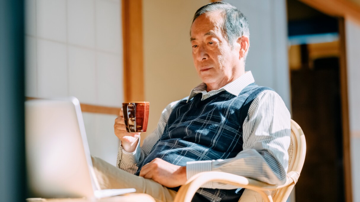 「おい！拭いてくれ！」自分がこぼしたお茶を祖母に拭かせようとする祖父…嫁が放った一言に称賛の声