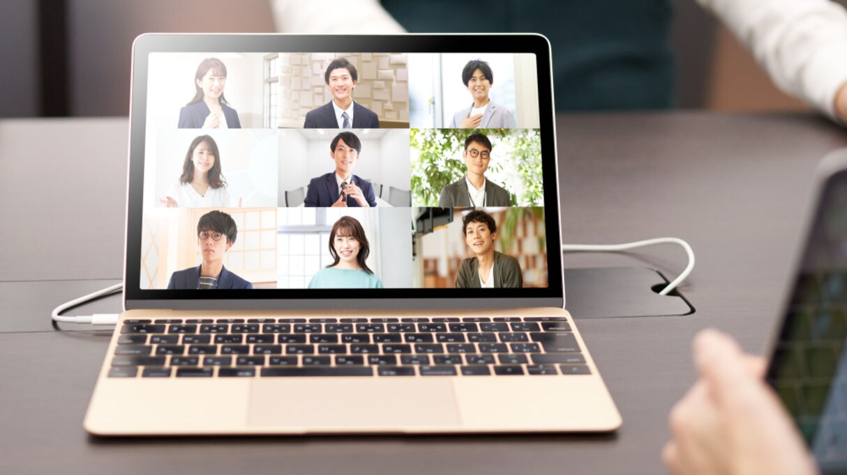 会議中に「ワクチンの副反応がつらい」と話していると…同僚の対応から"既婚たる所以" を感じた