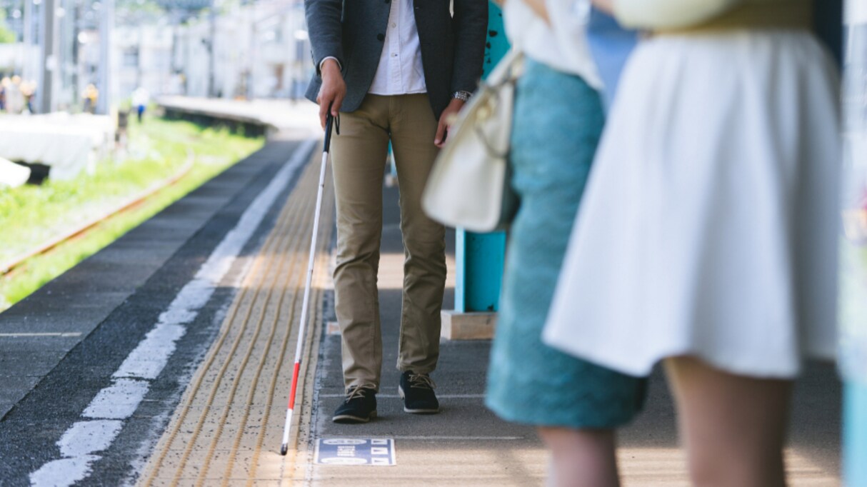 【お願い】連結部分に向かって歩く全盲の人がいたら止めて！ その理由に「勉強になる」「気をつけます」