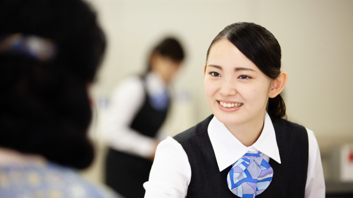 【神対応】郵便局で宝塚へファンレターを出そうとしたら…窓口の女性の対応に称賛の声