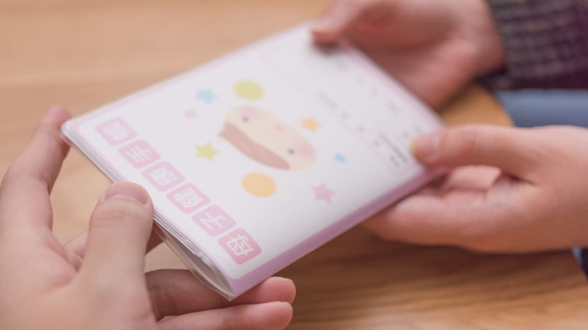 「最大のミステリー…」旦那の母子手帳をめぐる、義母の謎すぎる行動が話題に