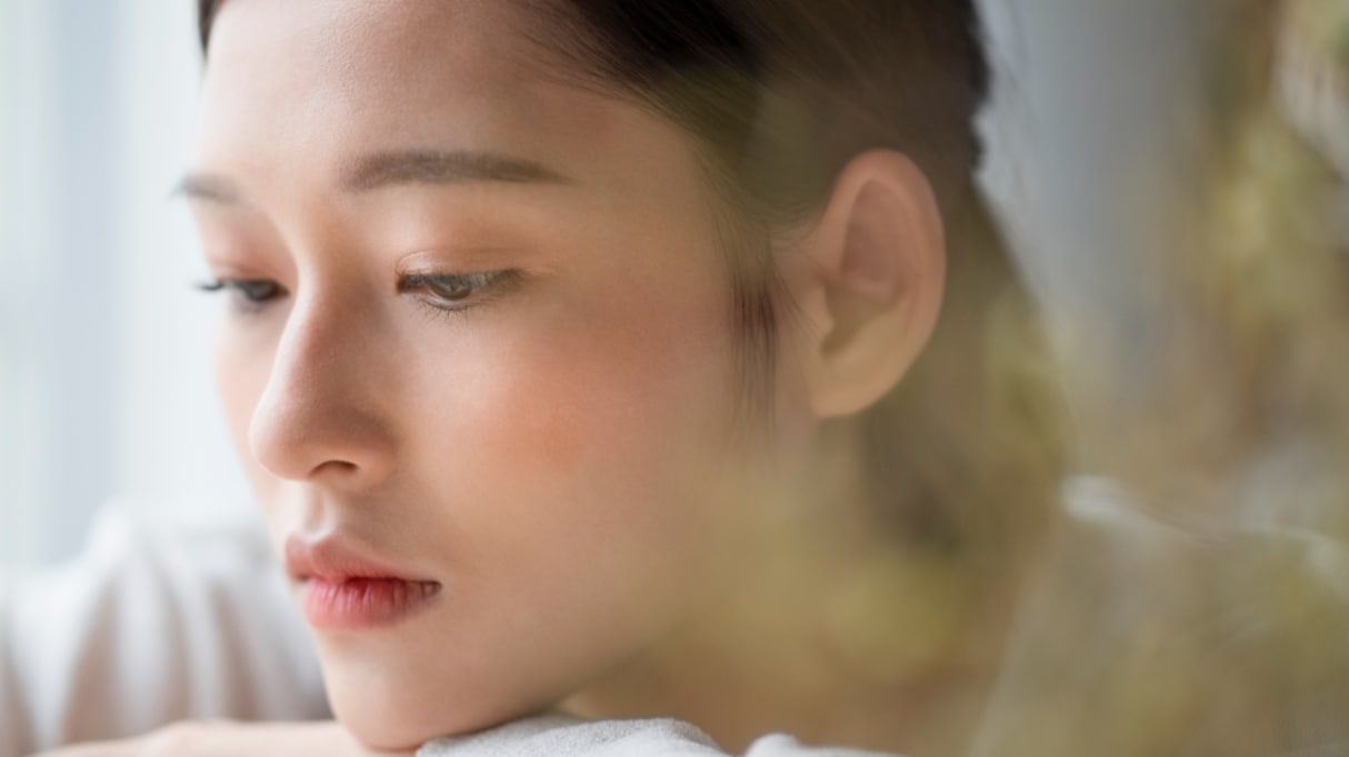 うつ病経験者から共感の声！メンタルが弱い人に共通する「３つの特徴」