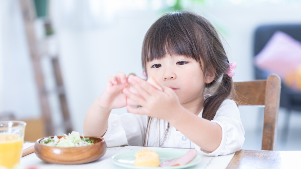 「食卓での何気ない会話を…」子育て歴10年のママが語る"後悔していること"に共感の声