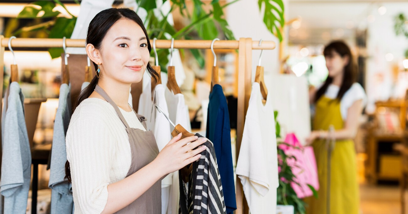 「大声での呼び込み」が恥ずかしく、アパレルバイトをクビになった…その後の父親との会話が話題に