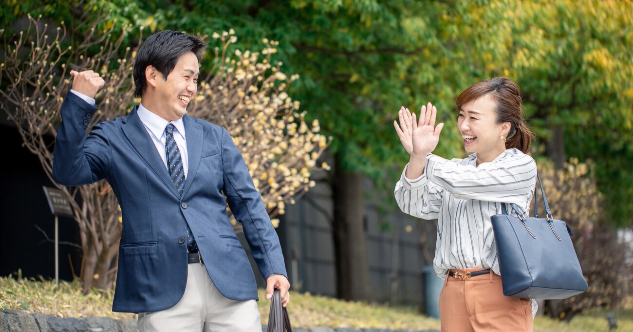 男性から飲みに誘われたとき、スムーズに回避することができる！返答の仕方がタメになる