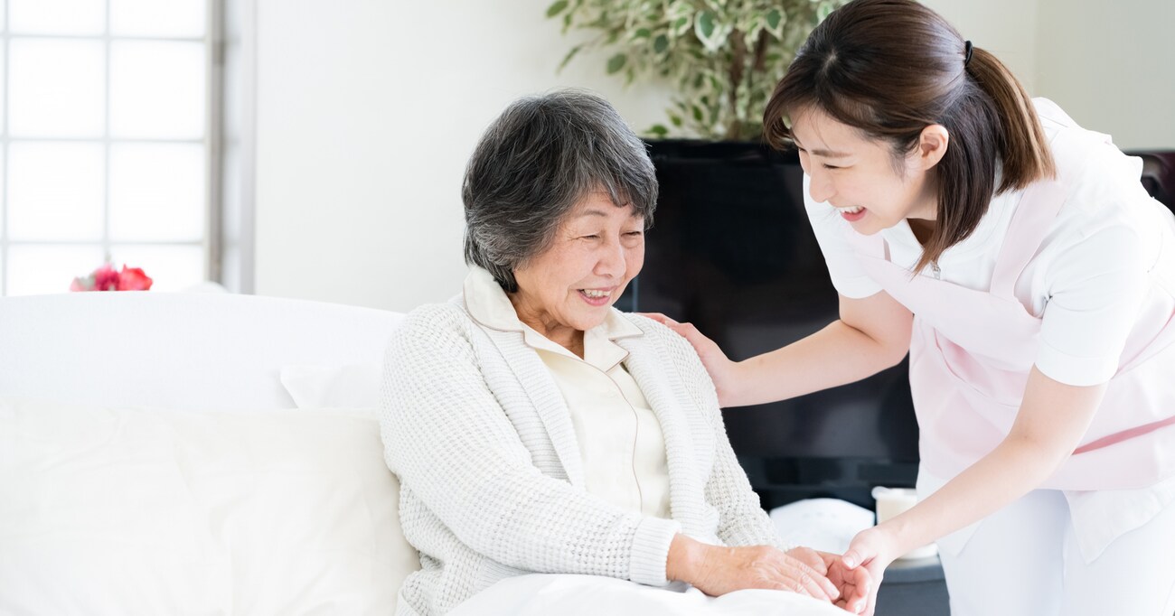 毎日欠かさず眉毛を書く92歳の患者さん…その理由が素敵すぎると話題に