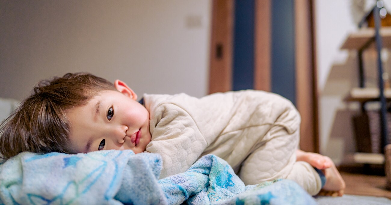 起床後うまく立ち上がれず歩くこともできない3歳児…病院に行くと、原因がまさかだった！