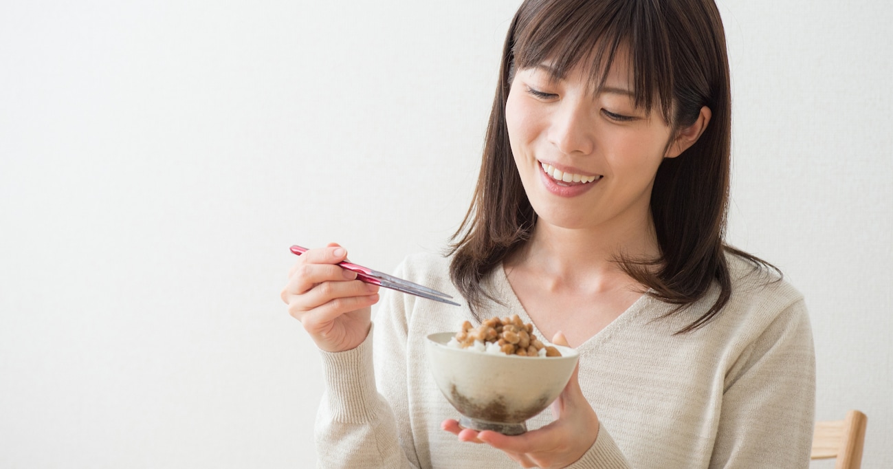 「蛮族の食風景を見る目で見られた…」納豆の食べ方に関するママ友との会話が話題に