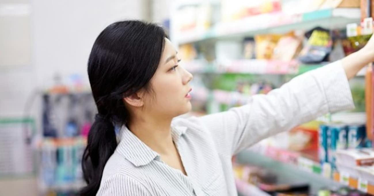 コンビニでおにぎりを買おうと手を伸ばしたら男性と手が当たり…まるでドラマのワンシーンのような出来事の結末は？