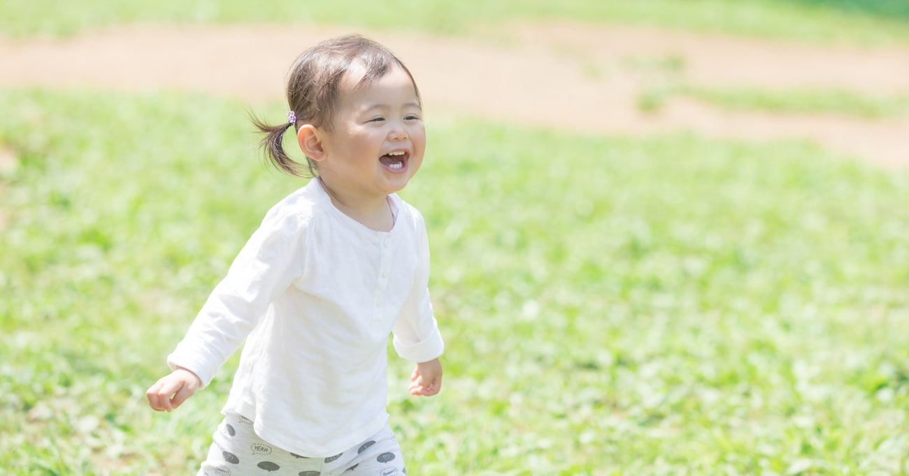 2歳児には未来形が通じないので「そんなことをしたら転んじゃうよ！」と未来の危険を伝えても…？