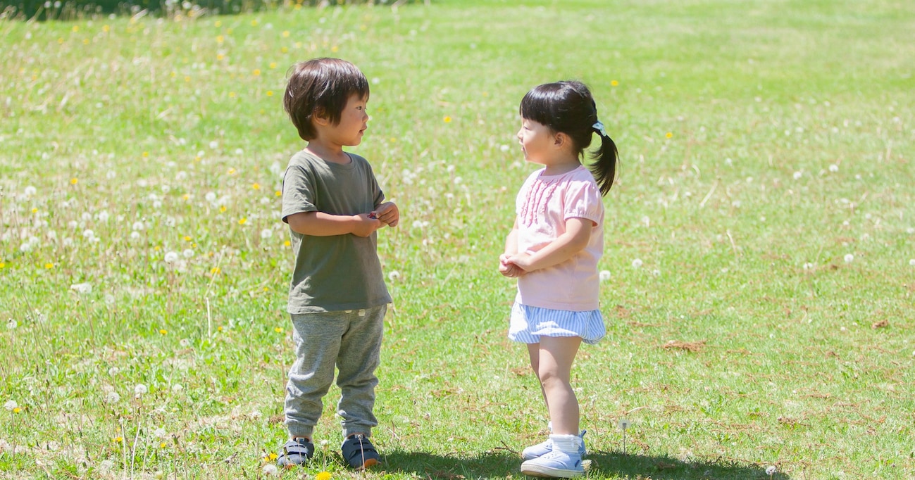 公園で女子から「男子はここで遊ばないで」と言われた息子　悔しそうに睨んでいたと思ったら、また近づいて…？