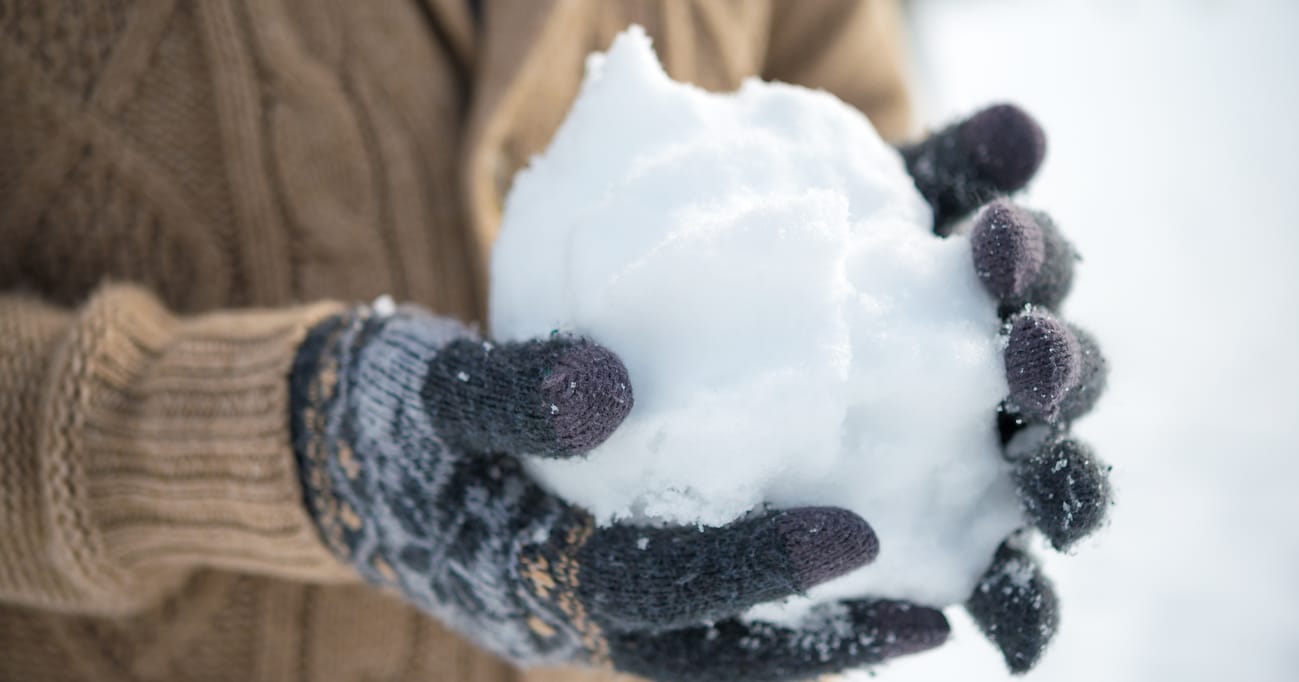 【爆笑】義実家で、義母が雪玉を作っていて「この野郎！」と言いながら…？