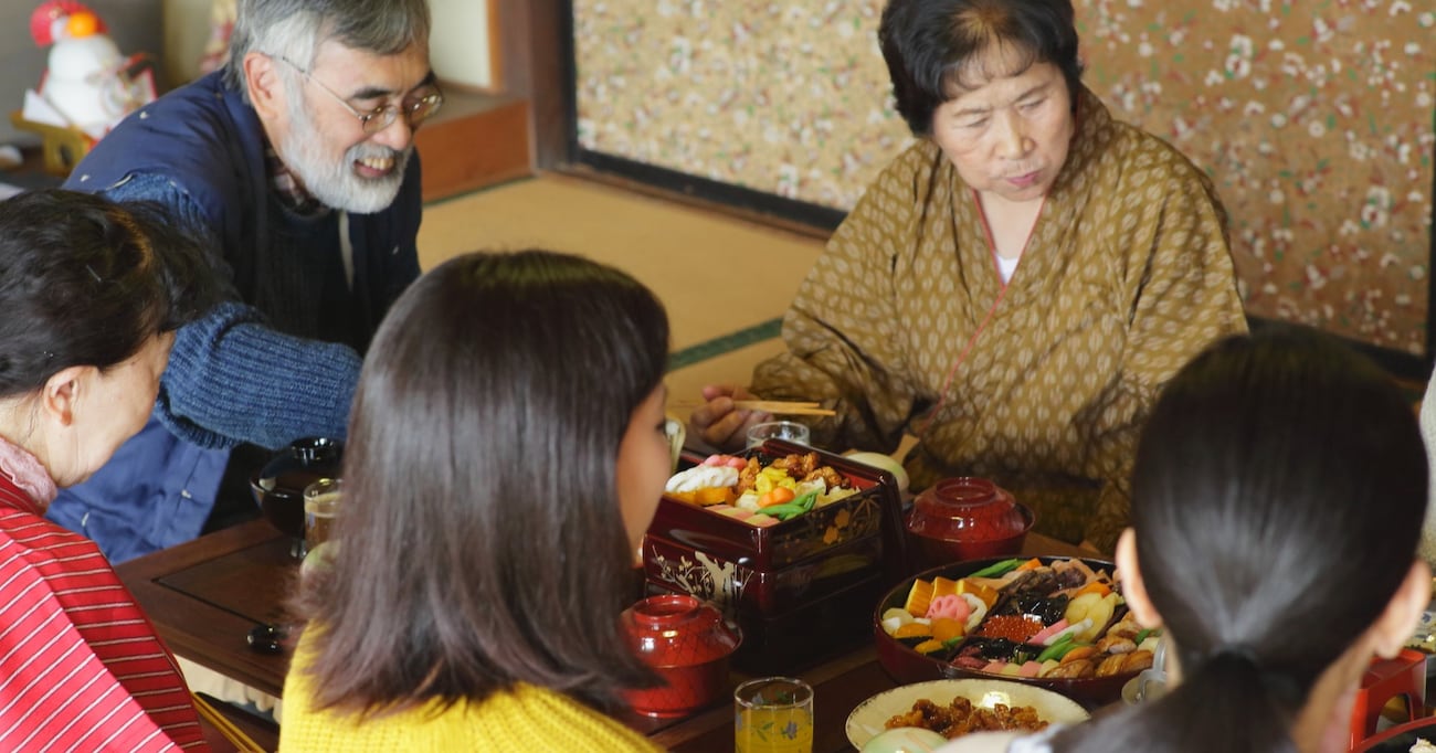 義実家で義父がハンカチや靴下を大量にくれようとした　断ると、代わりに "あるモノ" を提案されて…？！